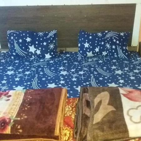 Spot On Sharma'S Kitchen & Home Stay Bajaura Eksteriør bilde