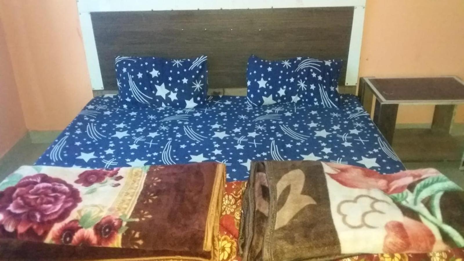 Spot On Sharma'S Kitchen & Home Stay Bajaura Eksteriør bilde